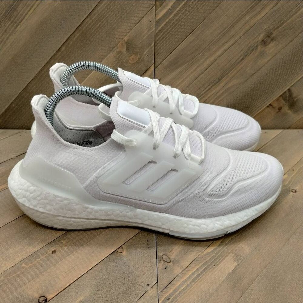 Adidas UltraBoost 22 Triple White Running‎ Shoes Womens Size 7.5 White Sneakers - Picture 3 of 9